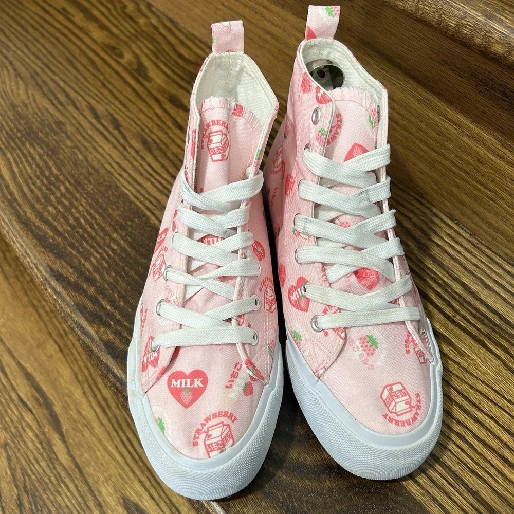 Hot Topic Strawberry Milk Pink Platform High Top Canvas Sneakers Women's 7 Shoes